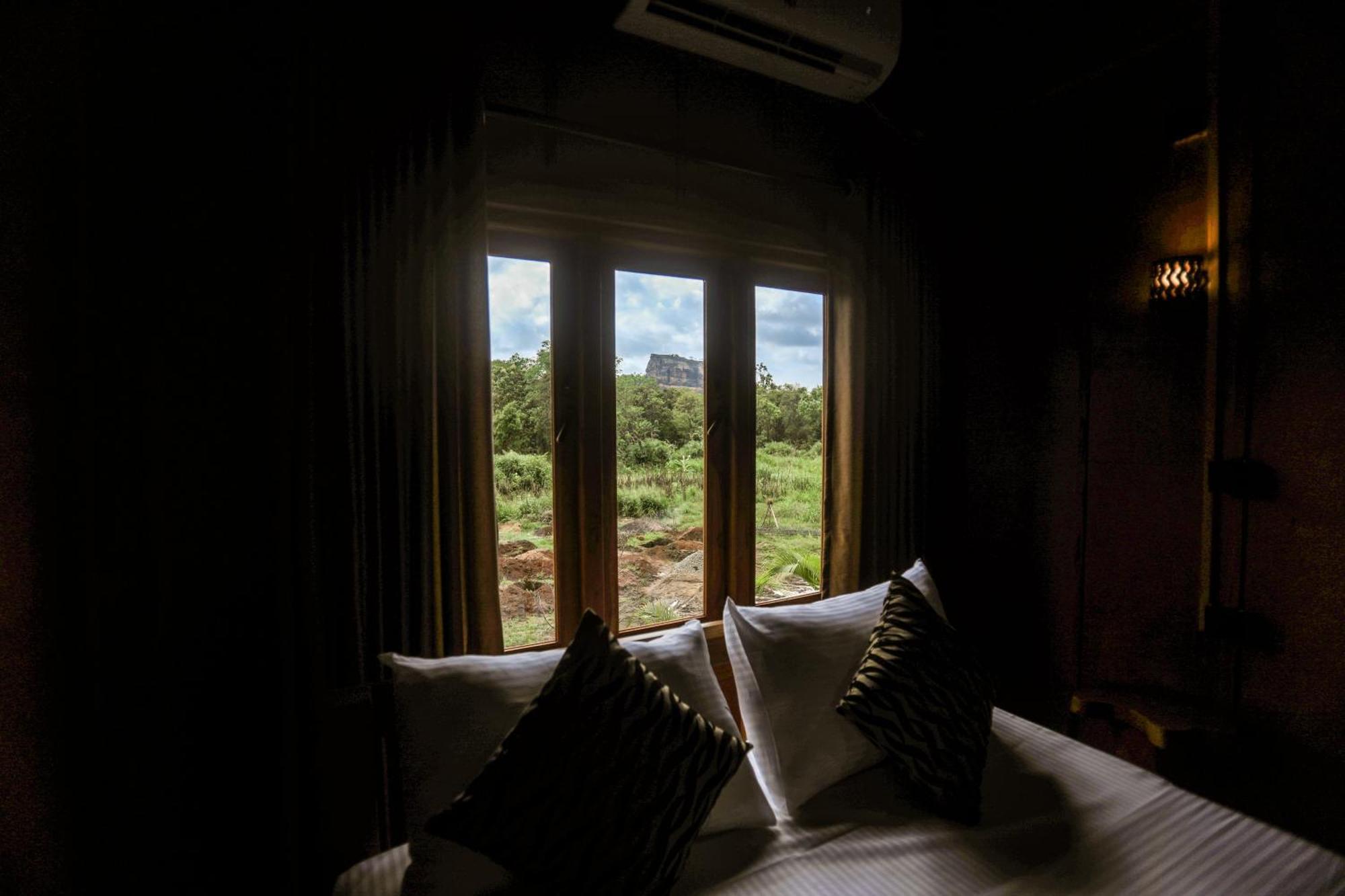 Lion Wood Treehouse Talkote Exterior foto