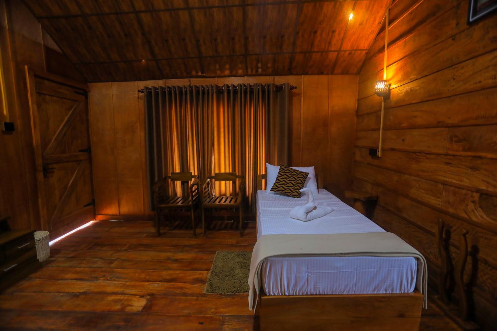 Lion Wood Treehouse Talkote Exterior foto