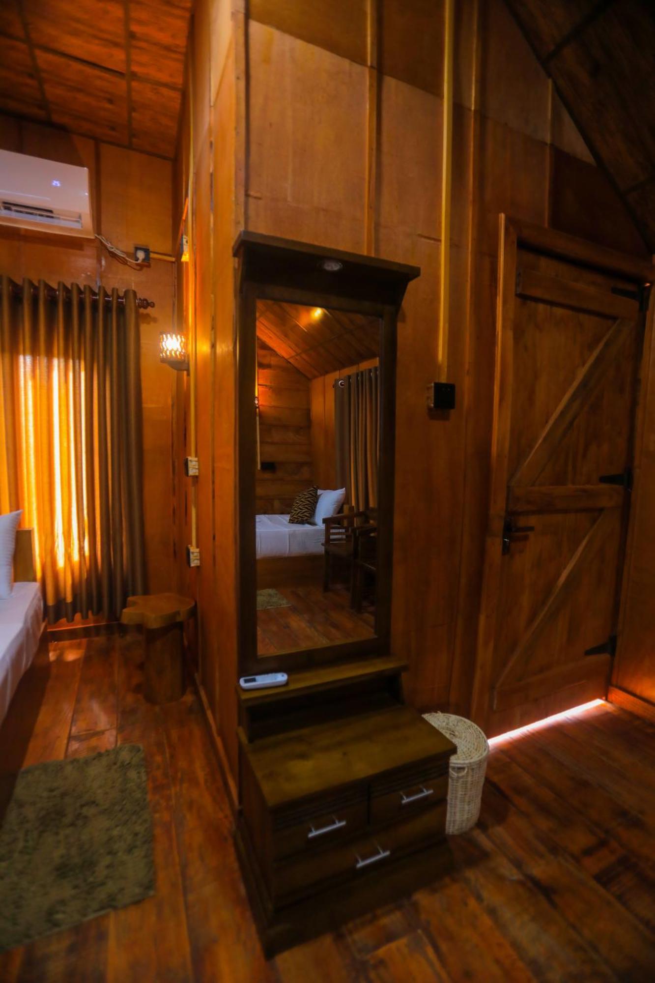 Lion Wood Treehouse Talkote Exterior foto