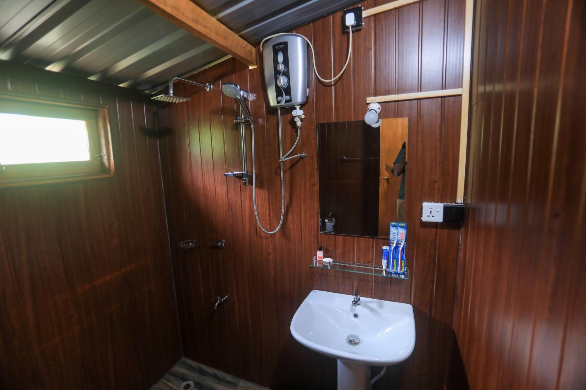 Lion Wood Treehouse Talkote Exterior foto