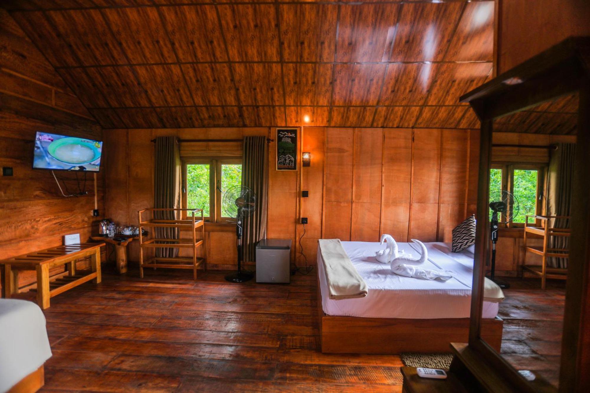 Lion Wood Treehouse Talkote Exterior foto