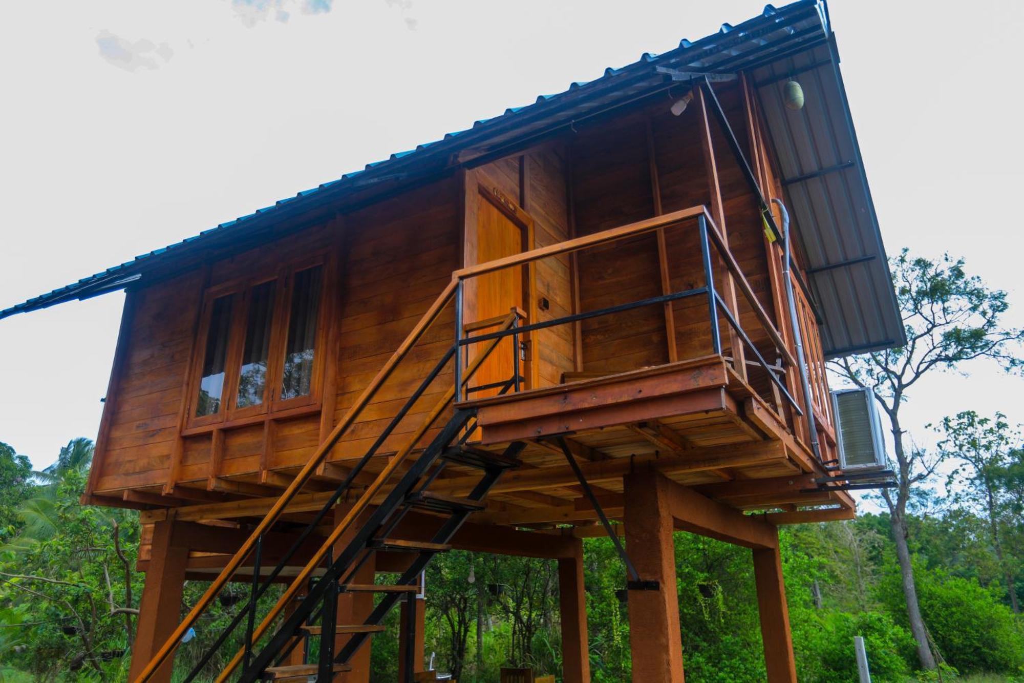 Lion Wood Treehouse Talkote Exterior foto