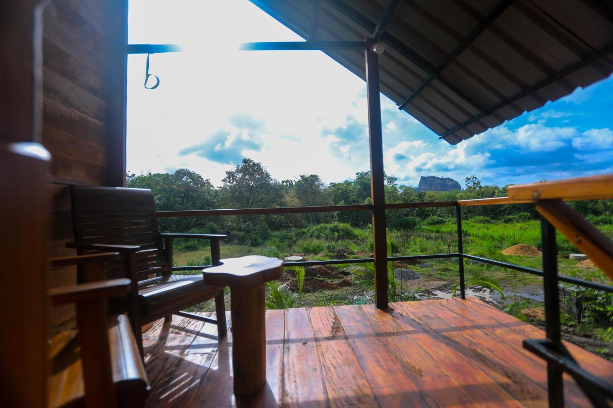 Lion Wood Treehouse Talkote Exterior foto