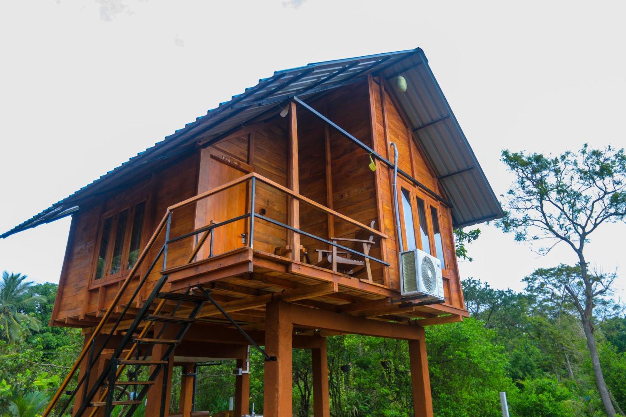 Lion Wood Treehouse Talkote Exterior foto