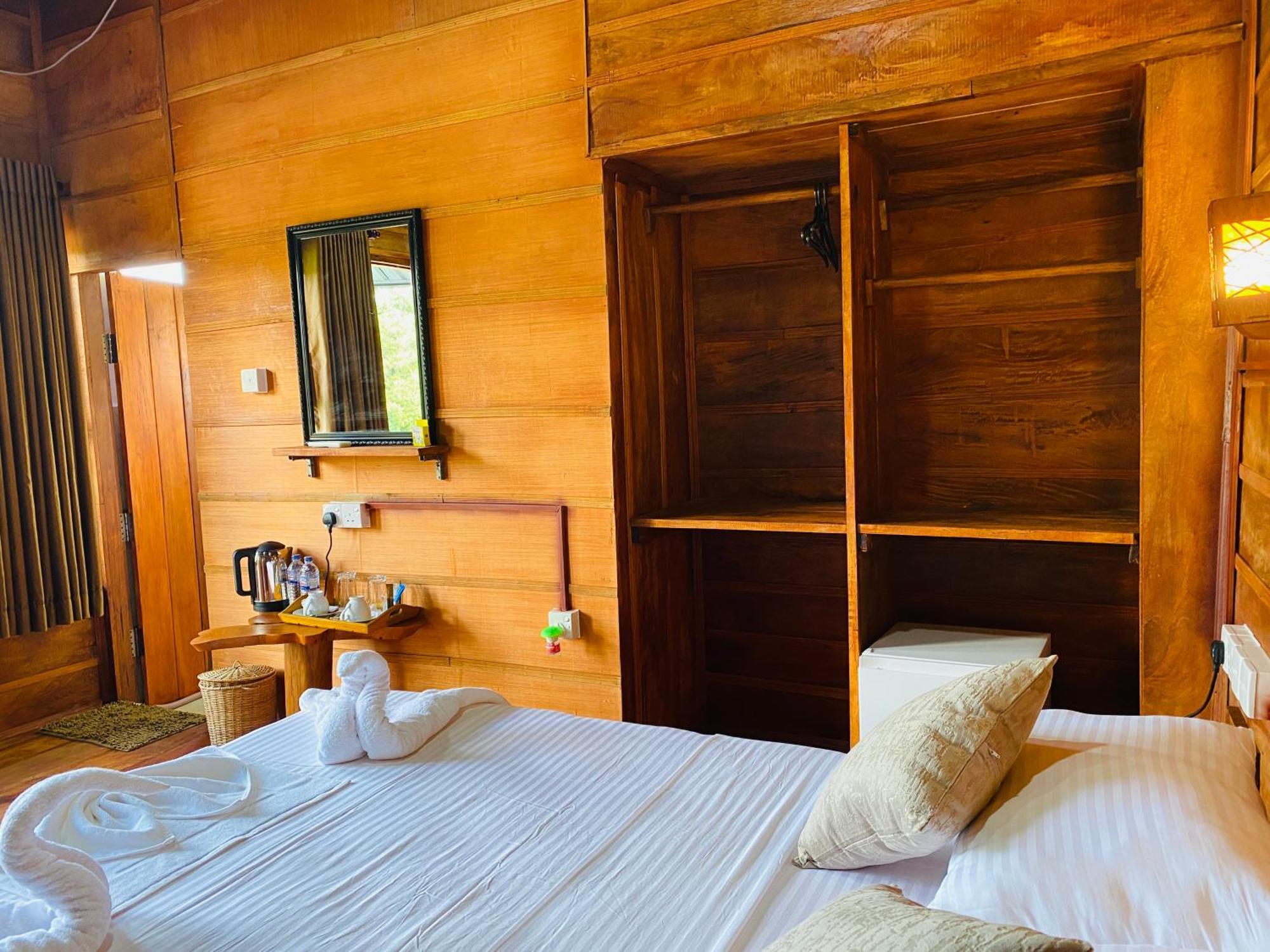 Lion Wood Treehouse Talkote Exterior foto