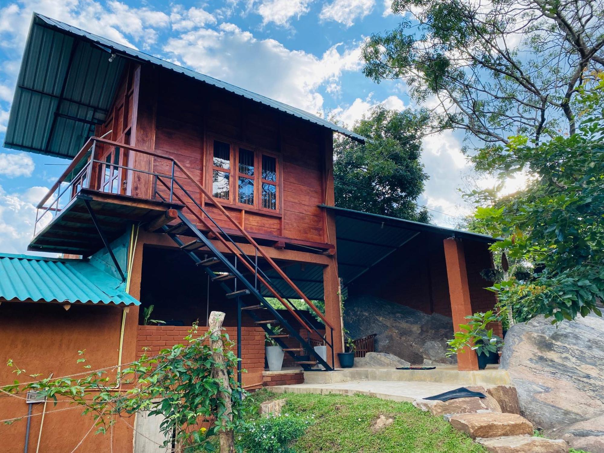 Lion Wood Treehouse Talkote Exterior foto